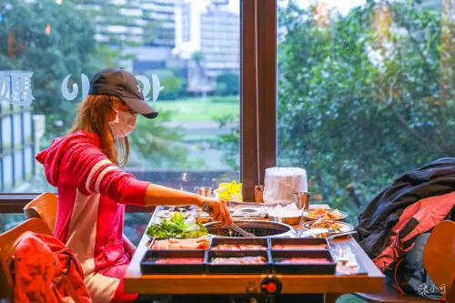 厚切烤肉吃到飽超滿足！韓式小菜、炸物無限自取，新北市風景超美烤肉吃到飽推薦