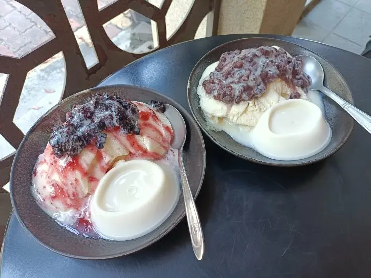 台南市中西區台南甜品|韓金婆婆日式手工豆腐酪-赤崁店。特推雙享冰!可自選不同口味的雪花冰、豆腐酪喔!