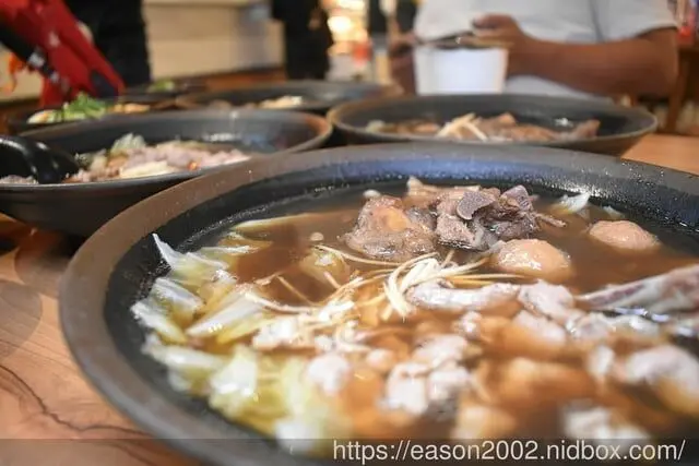 新莊美食 | 蜀羊-一碗小羊肉 新莊宏匯廣場7樓美食街 湯頭清甜甘醇 羊肉肉質軟嫩 吃起來沒有羊騷味 -  就是這樣。吃喝玩樂。愛漂亮部落格 - FashionGuide 華人時尚專業評鑑