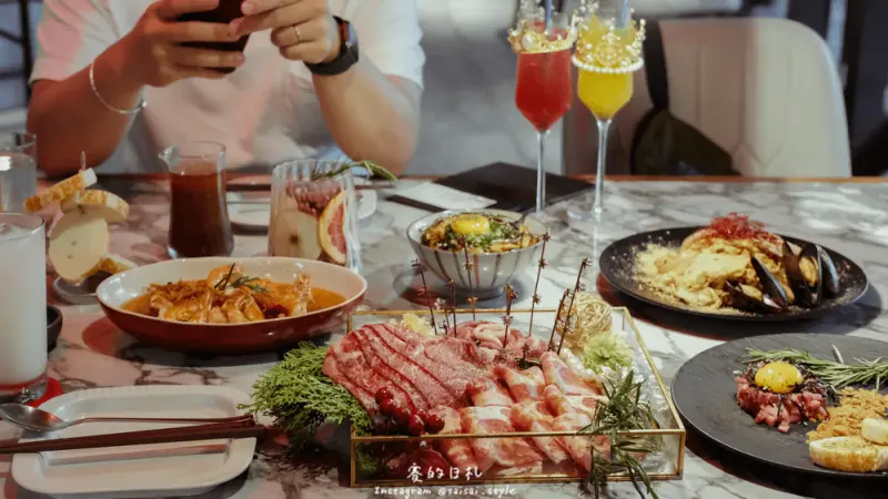 Eartha燒肉餐酒館｜台中北區美食｜是一間寵物友善餐廳，也是一間宵夜燒肉餐酒館，肉肉珠寶盒超美又好吃！