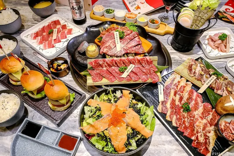 漬物沾醬百變燒肉吃法，Oh my!原燒台中東海店新改版，結合歡樂慶典元素，周年慶享折扣優惠～