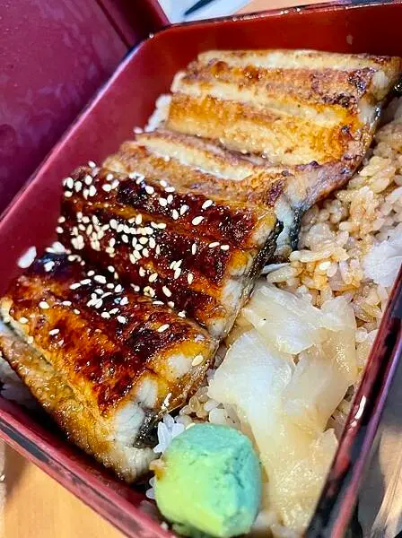 桃園大園-竹圍漁港旁手工拔刺現烤鰻魚飯-鰻天下