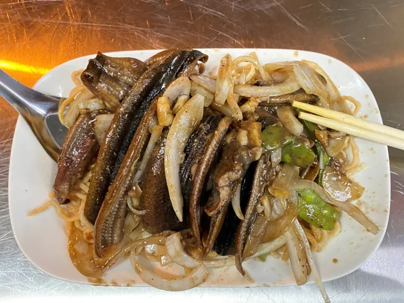 【台南 美食】進福炒鱔魚專家，超大超厚的鱔魚、腰子都是標配，吃起來嫩度十足更是涮嘴