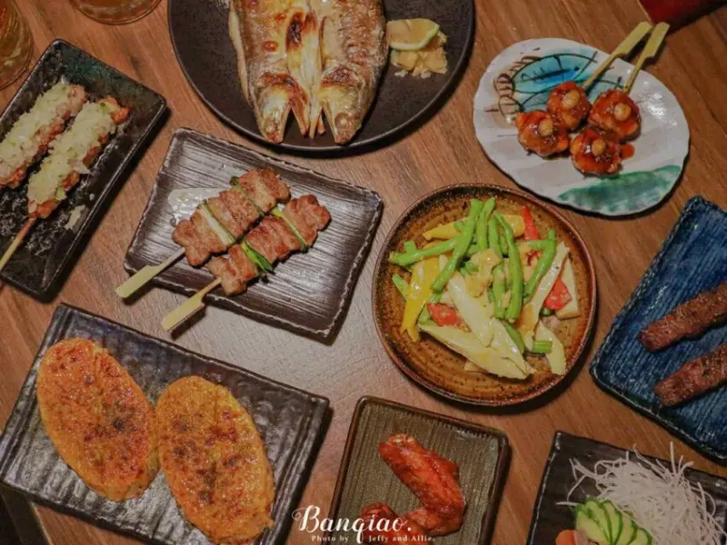 【板橋美食】老八風居酒屋江翠店，隱匿於巷弄中的質感餐廳，串燒、宵夜烤物(內附菜單)