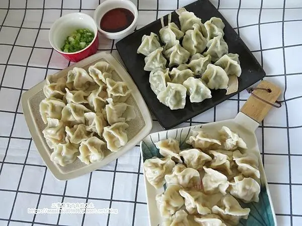 冷凍水餃推薦【水餃伯手工水餃】高麗菜、鮮蝦、韭菜 粒粒圓潤飽滿 食材鮮美多汁 居家必備美食