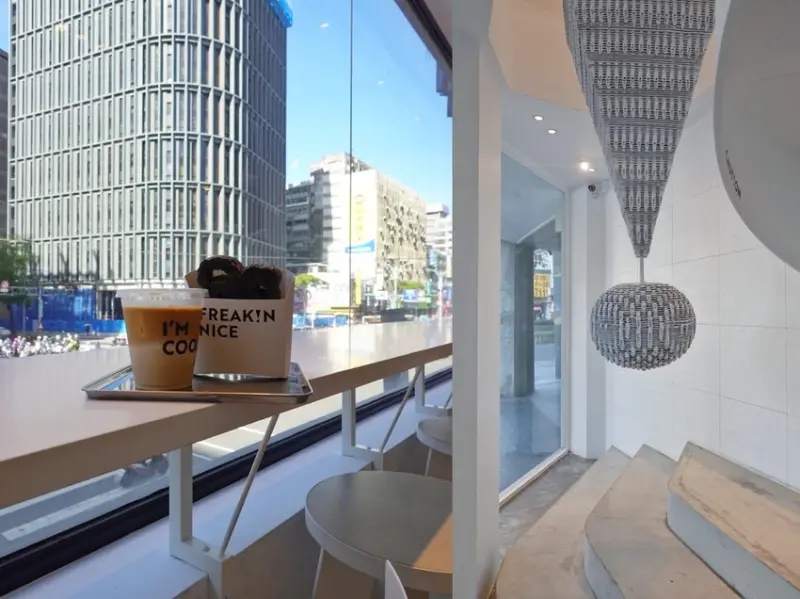 台北中山—CAFE!N 硬咖啡｜時尚咖啡硬風格 日系設計團隊操刀的潔白有機空間｜民權西路站、大同公司、中山北路