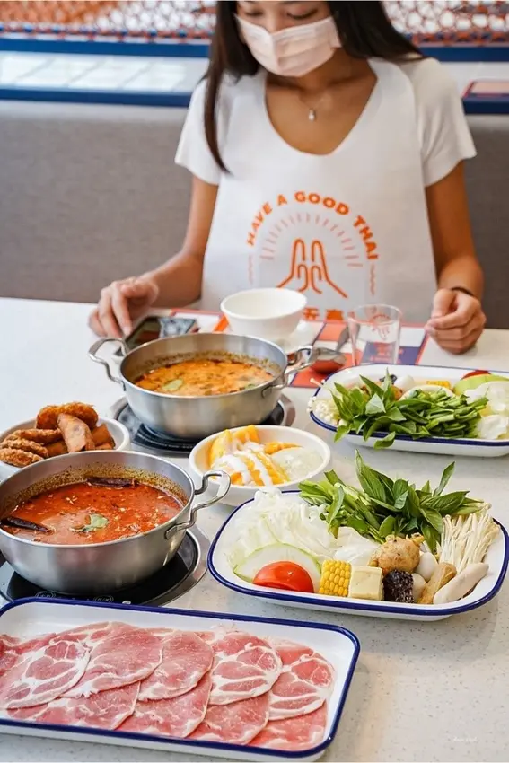 | 高雄美食 |超fashion超好拍的泰式現代火鍋店/防疫期間外帶加量不加價/天天泰 泰式火鍋