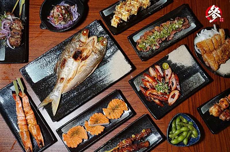 營業到「凌晨一點半」，宛如日劇裡的深夜食堂，有外送、可用「五倍券」哦！