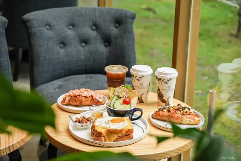 | 高雄美食 |美術館附近新開幕的平價咖啡/質感文青不限時/Coffee wake up咖啡覺醒 美術店