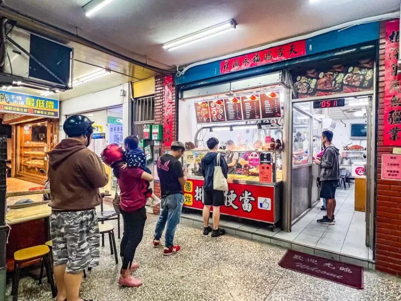 阿賢排骨便當｜隱藏便當王者，熊貓外送業績冠軍超狂便當店！