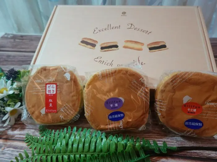 好物分享｜E立方BIG銅鑼燒禮盒》來試試不同的軟綿鬆厚舒芙蕾口感銅鑼燒，每一口都充滿甜蜜而不膩。