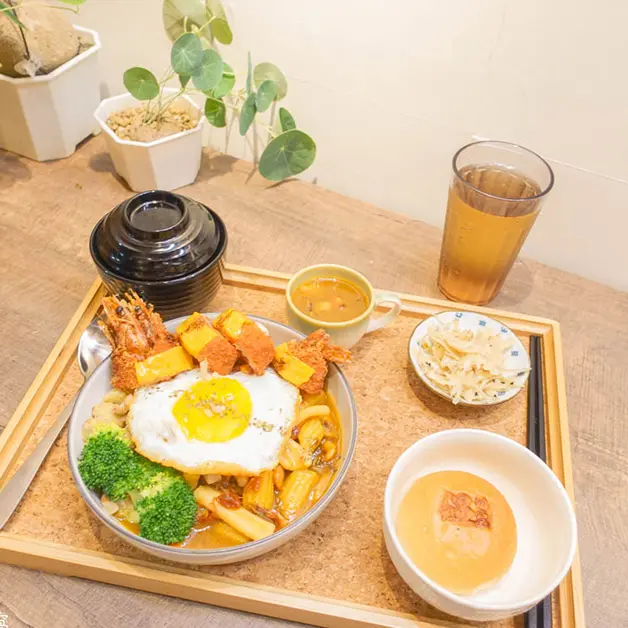 華山美食。温咖哩Wen Curry  超特別濃郁蝦味咖哩  善導寺站隱藏在齊東老街旁的小店