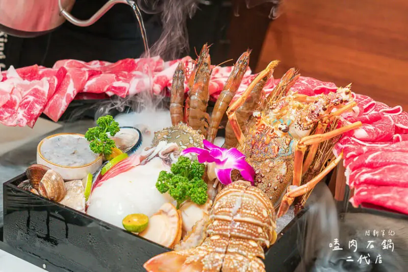 阿新筆記|嗑肉石鍋二代店 |台中南屯鍋物推薦，高CP優質好店全面再進化，自助吧、飲品、霜淇淋通通自己來～