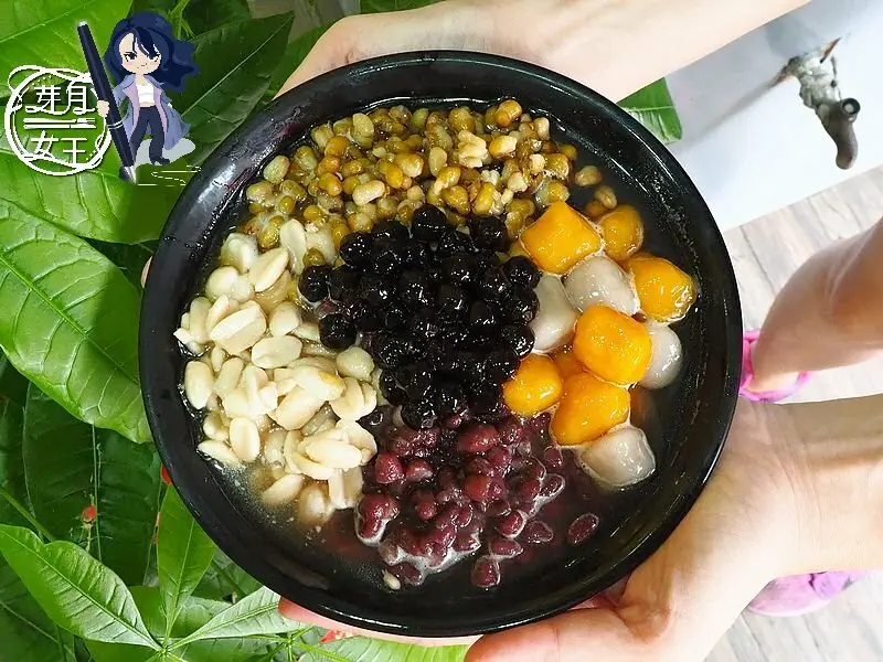 中原夜市這家豆花大份又好吃，還有獨特的冬瓜蒟蒻，現在還有全品項買一送一大優惠