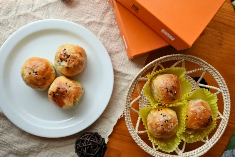 2022中秋節蛋黃酥第一發！！彰化人氣排隊名店｜紀家烘焙坊-紀家蛋黃酥