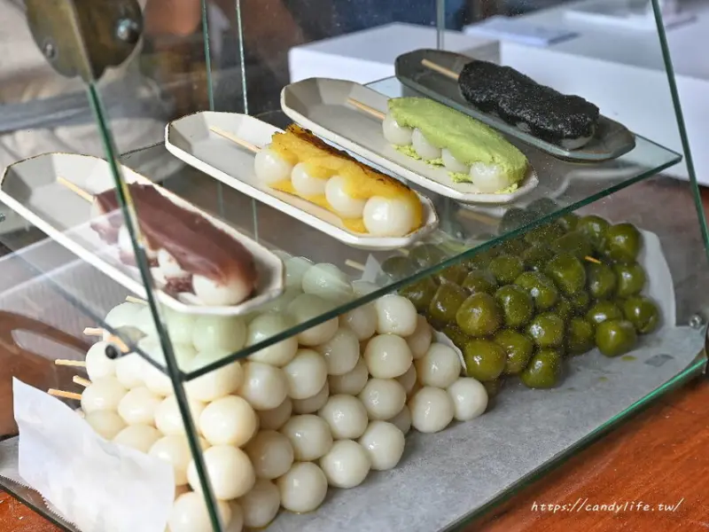 良心製菓｜開幕至今人氣從未減的烤糰子專賣店，老屋裝潢超好拍，想吃請耐心等待～