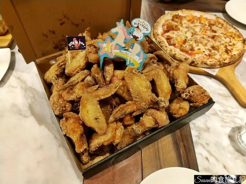 台中美食|薄多義BITE 2 EAT壽星優惠 幾歲生日送幾支雞翅 雞翅生日餐 當日壽星 台中捷運豐樂公園站 文心秀泰美食