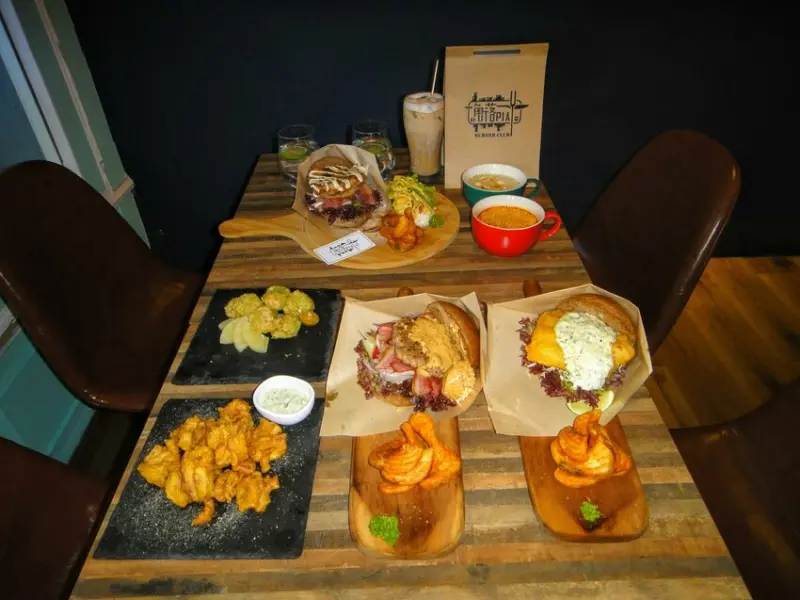 【美食】「角落utopia」板橋漢堡推薦，板橋美式餐廳推薦、新北市板橋美食推薦 (附菜單)