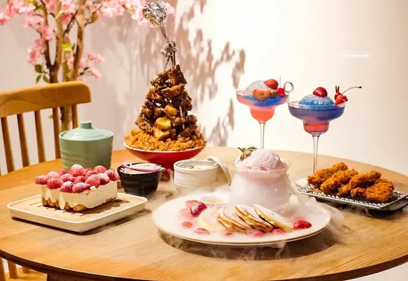 準備吃肉肉！浮誇排骨山，還有女孩最愛的夢幻系甜品，莓好大三元品嚐大湖新鮮草莓香甜滋味~