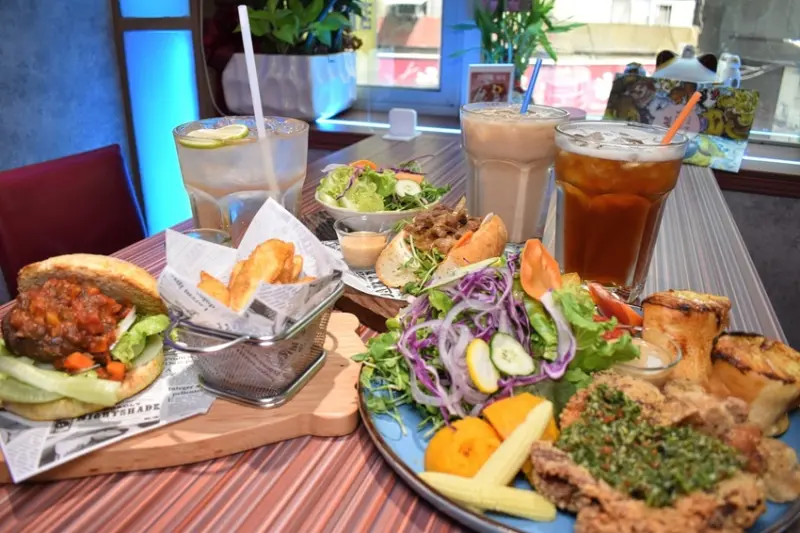 西門町早午餐。Bear Junkies 熊飲（早午餐/酒吧）。週末悠閒愉悅的早午餐