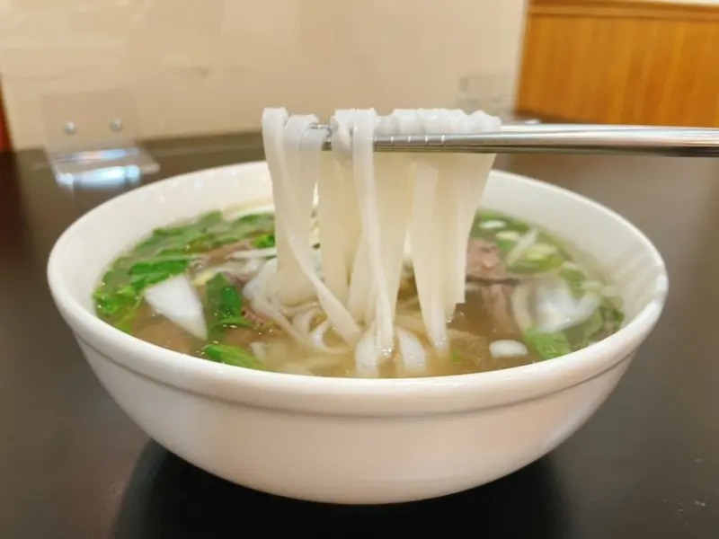 【台南 南區】超道地河粉來了！阿忠越式傳統牛肉河粉—台南店 台南除了牛肉湯還可以來碗河粉