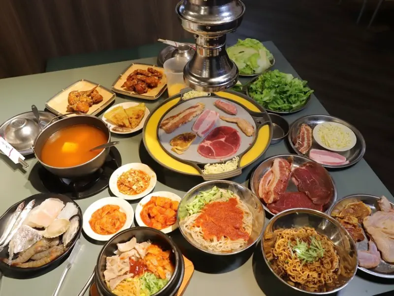 豬頭妹韓式燒肉：新開幕韓式燒肉只要299元起就能燒肉.韓式料理吃到飽/壽星禮.四人用餐當日壽星免費招待.當月九折優待/台南吃到飽餐廳推薦 - 進食的巨鼠