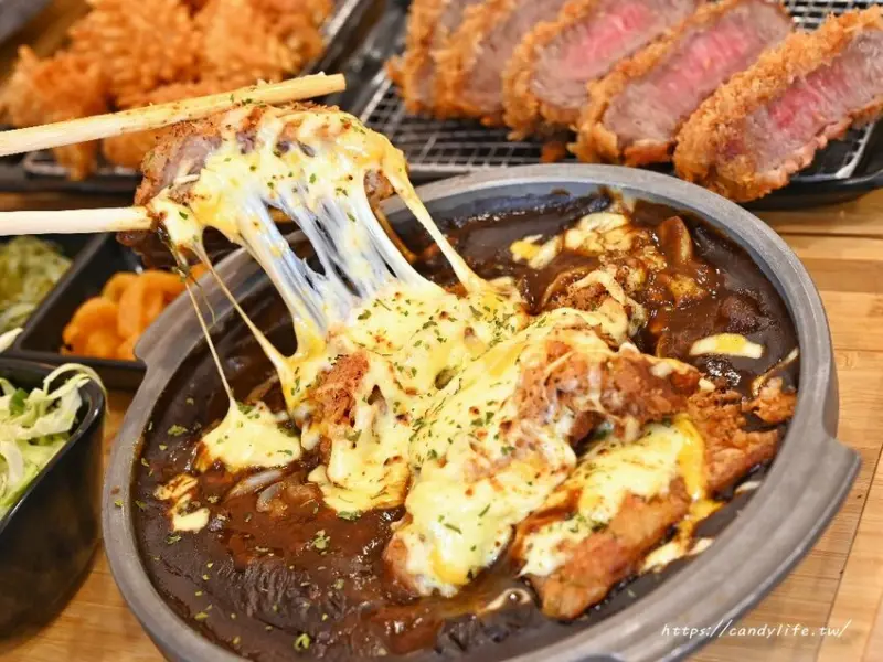 京厚屋｜台中平價咖哩豬排飯，最低只要168元起，內用享關東煮、麻辣燙、味噌湯、霜淇淋、飲料吃到飽～