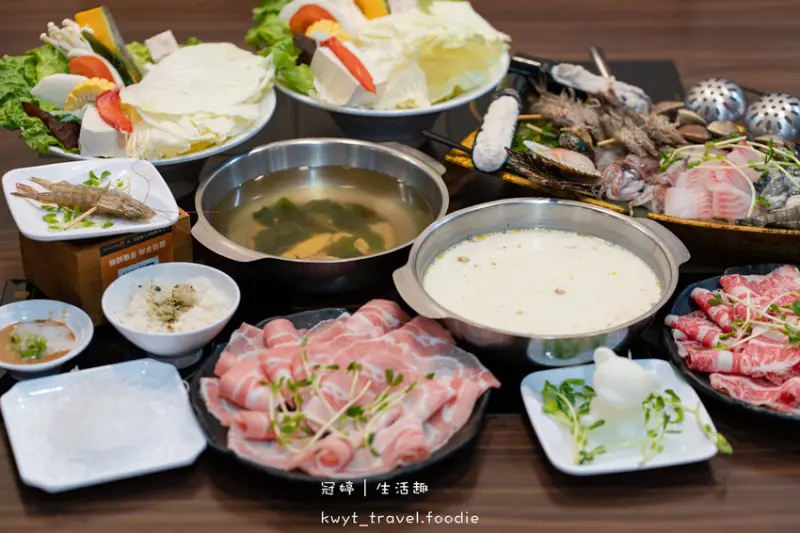 【八方悅鍋物高雄三民店】活跳蝦上桌！三民區火鍋店推薦，單點火鍋240元起，半自助吧吃到飽喝到飽│菜單