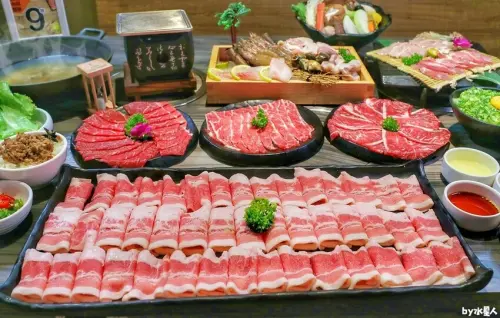 燒肉火鍋丼飯180元起！營業至凌晨2點，滷肉飯、小菜、味噌湯、汽水咖啡、冰淇淋吃到飽