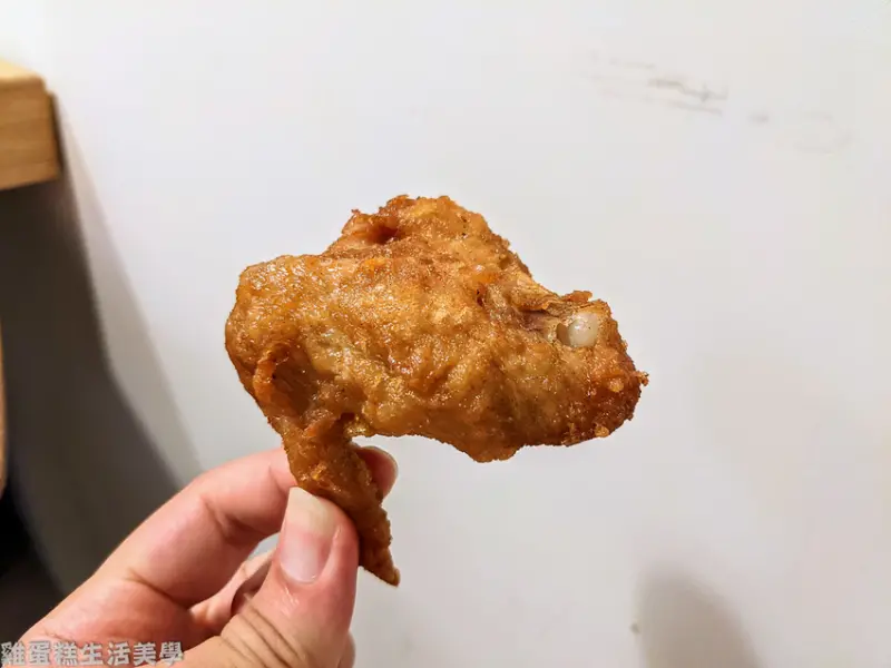 【新竹食記】竹東溫家炸雞(仁愛分店) - 出爐秒殺炸雞，竹東市場必吃名店