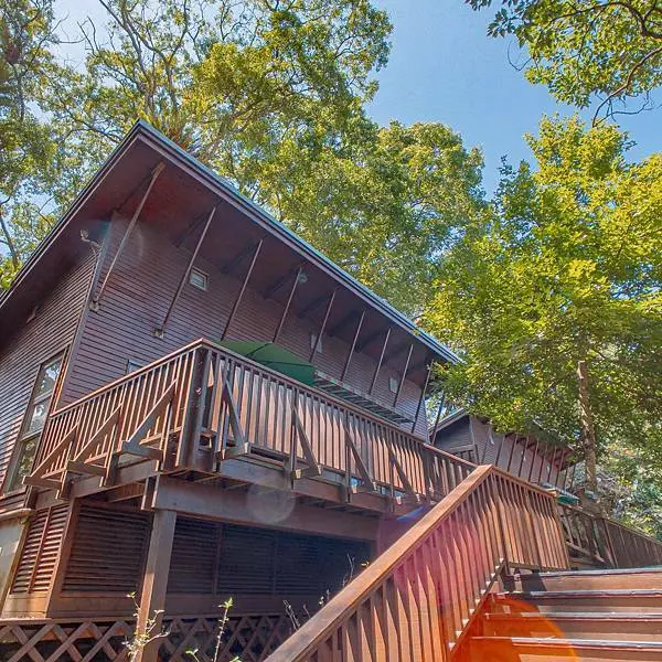 南投深山秘境，森林舒適木屋、早晚還有豐盛的Buffet，冬天賞櫻、夏季賞螢最佳去處 | 【南投縣 鹿谷鄉】蟬說：鳳凰亭序