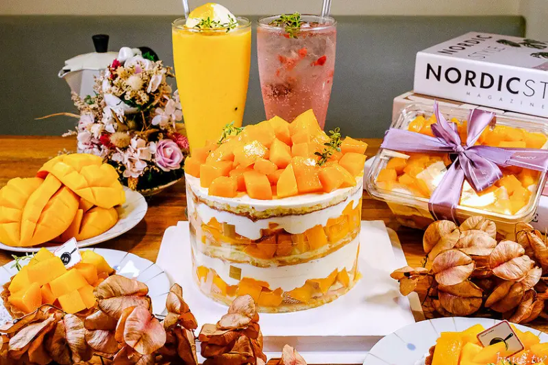 芒果布丁寶盒閃耀光芒，小鍋甜點咖啡芒果季，楊枝甘露甜品也變成裸蛋糕甜點！