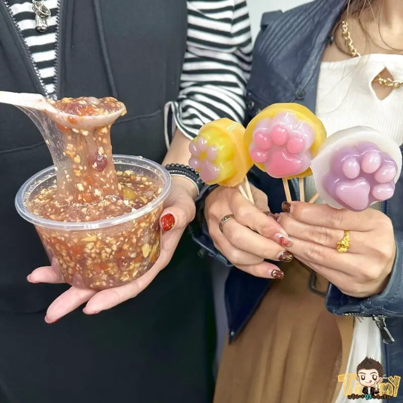 抖音超夯正宗西湖藕粉在這才買得到！獨家超卡哇伊的港式砵仔糕！滿滿水果色彩繽紛的熱冰粉超暖心！