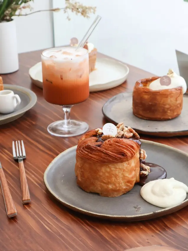 午冬甜點-熱門千層擴大經營，抹茶控不能錯過、肉桂捲、可頌、千層布丁、FLAN