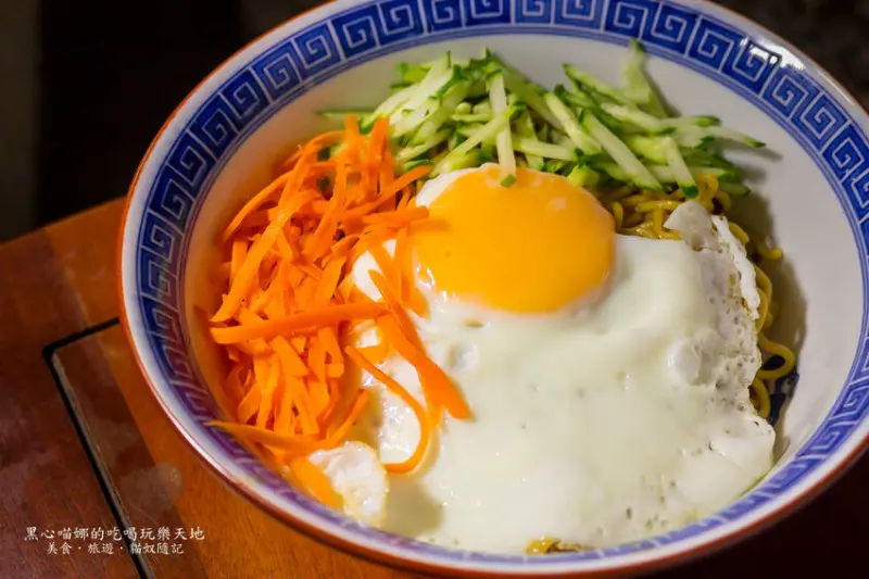 高雄苓雅︱臻拌麵　９５元吃大碗麵、湯、炸物套餐，Ｑ彈日式拉麵和傳統古早味滷汁結合出的驚喜好滋味！