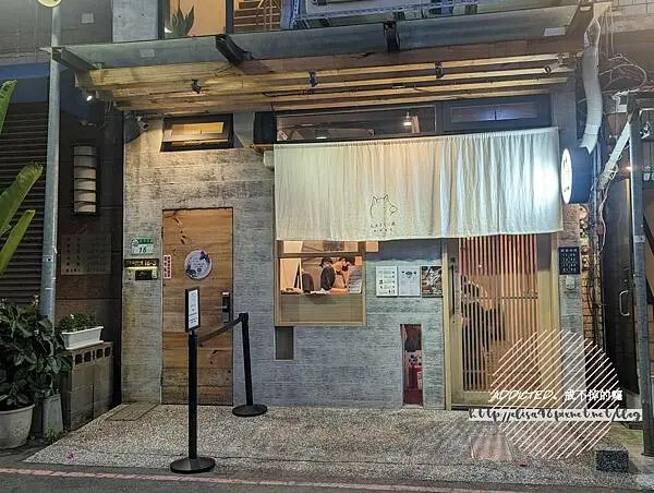 台北大同-[KATSU 鑫豬排蓋飯 中山店] 中山捷運站5分鐘志仁高中旁，精選在地食材花田喜彘與小農白米，外帶限定法朋生吐司合作三明治，超人氣日式豬排丼飯專賣