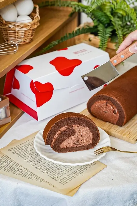 | 高雄美食 |最好吃的生乳捲新開幕/大人味的巧克力生乳捲超香濃/亞尼克 高雄澄清店