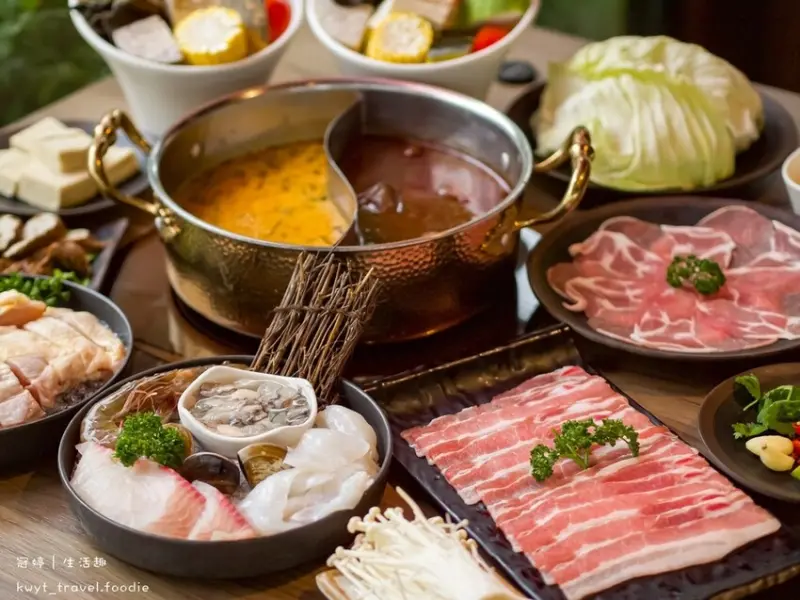 【獨品風味鍋】2021屏東火鍋推薦，250元起自助吧吃到飽，嚴選肉品搭配十種特色湯頭，家庭/公司聚餐新選擇！最新菜單