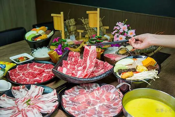 桃園火鍋推薦-太上正和昆布鍋物特推豪華海陸雙人套餐，轉眼已經深秋微寒，實在是太適合來太上正和吃一頓美味火鍋來暖暖身子了！（邀約