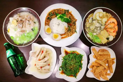 【哈瑪星美食】富野香鍋燒麵海鮮粥專賣店 極品海鮮意麵｜肉肉多鍋燒粥｜泰式打拋豬肉飯 西子灣捷運站 平價學生美食