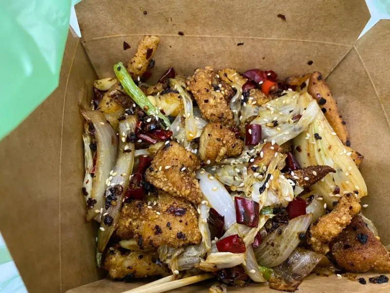 【台南 宵夜】喵嫂鹹酥雞，麻辣香鍋鹹酥雞太香忍不住逼問路人哪買的？爆好吃炒鹹酥雞內行人推薦