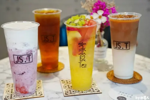 早上九點就開喝！專治口渴手搖飲30元起，享受超美英倫風內用空間，必喝誠意滿滿水果茶