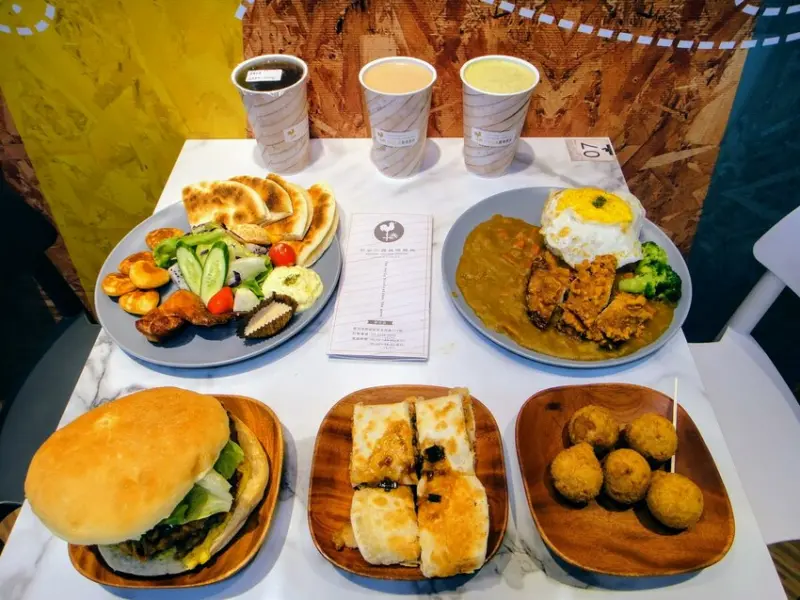 【美食】「早安公雞農場晨食」新莊民安店，新莊早午餐推薦、新莊美食推薦 (附菜單)