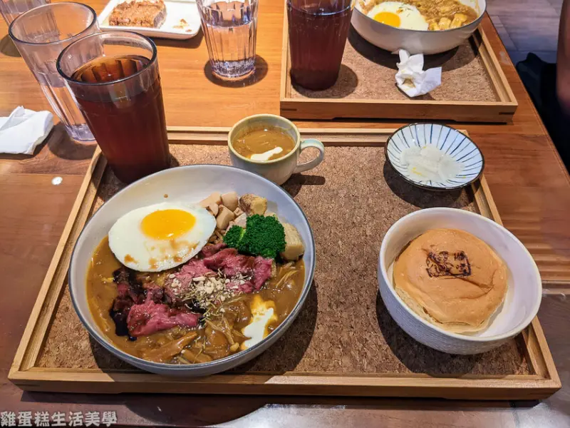 【台北食記】溫咖哩 Wen Curry - 自製濃郁咖哩醬，華山商圈的奢華系咖哩