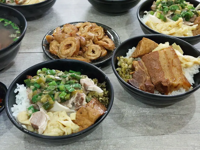 【台中豐原】大成功爌肉飯｜銅板價中式早午餐料多超實在，推薦隱藏版蔥油瘦肉飯、滷大腸