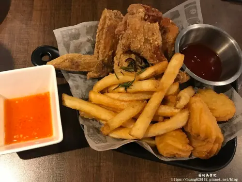 【新北三重區】三蘆義式料理推薦『 bite2eat薄多義義式手工披薩-蘆洲店』窯烤Pizza專門店~