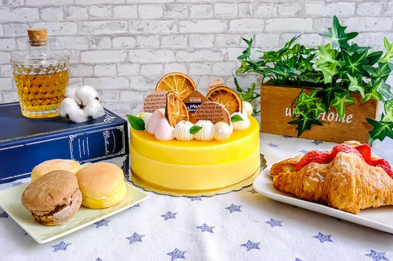 馥漫麵包花園，柑願為檸母親節蛋糕，馨香酸甜呵護大小女孩，馬卡萌軟綿鹹甜很涮嘴！