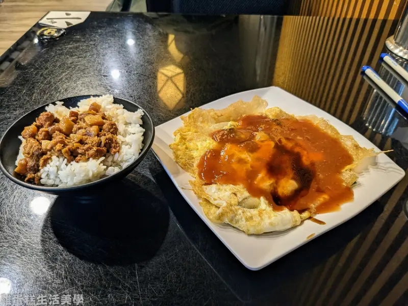 【花蓮食記】正品蚵仔煎 - 內用免費紅茶無限暢飲，煎皮酥脆蚵仔肥美