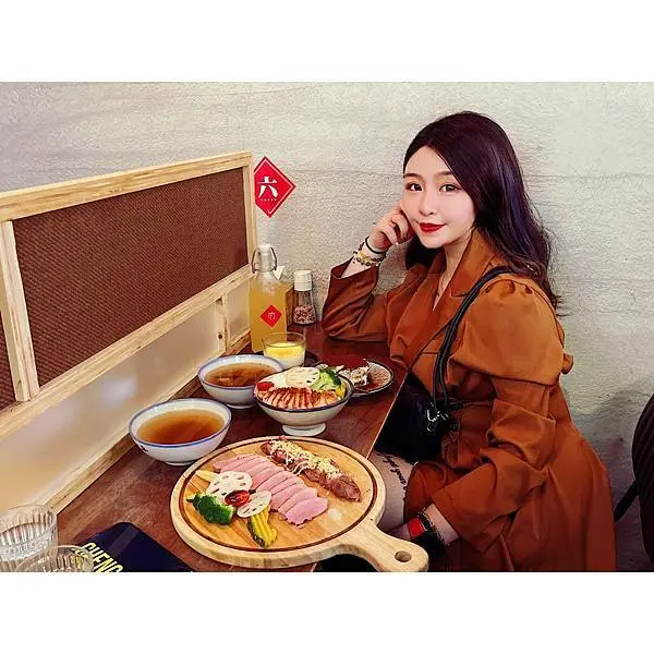 [新竹東門市場美食] 硬派主廚的軟嫩料理 東門店 從料理吃出 當男人戀愛時 那種柔軟的心 吃起來瞎款 新竹城隍廟美食推薦