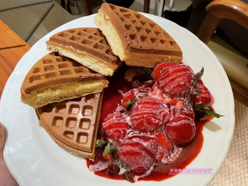 [台北中山區]懷念的滋味鬆餅控必吃-米朗琪咖啡館～草莓鬆餅厚鬆外酥美味依舊  捷運中山站美食